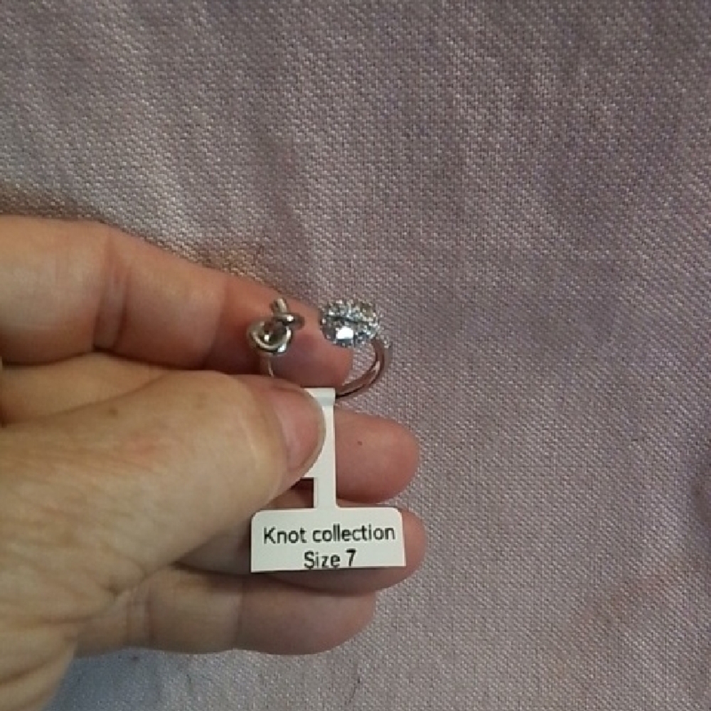 Knot Collection Size 7 Silver Knot and CZ Accent Ring - Silver